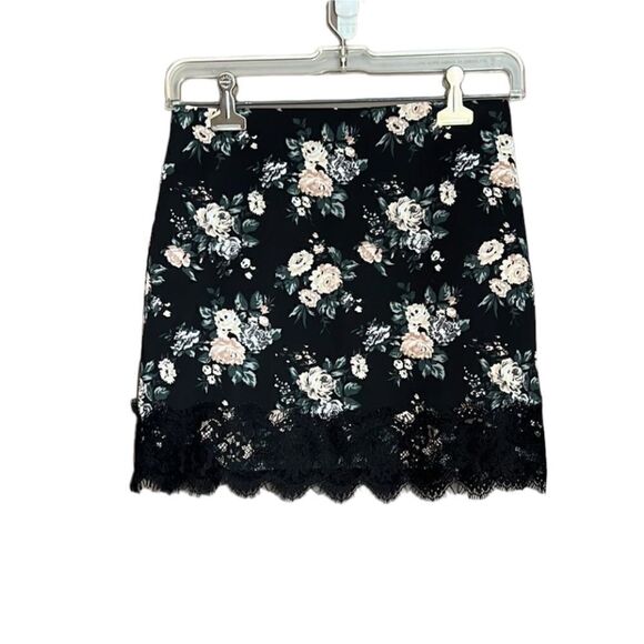 3 for $30! Forever 21 floral tube skirt. Size small - Picture 1 of 5